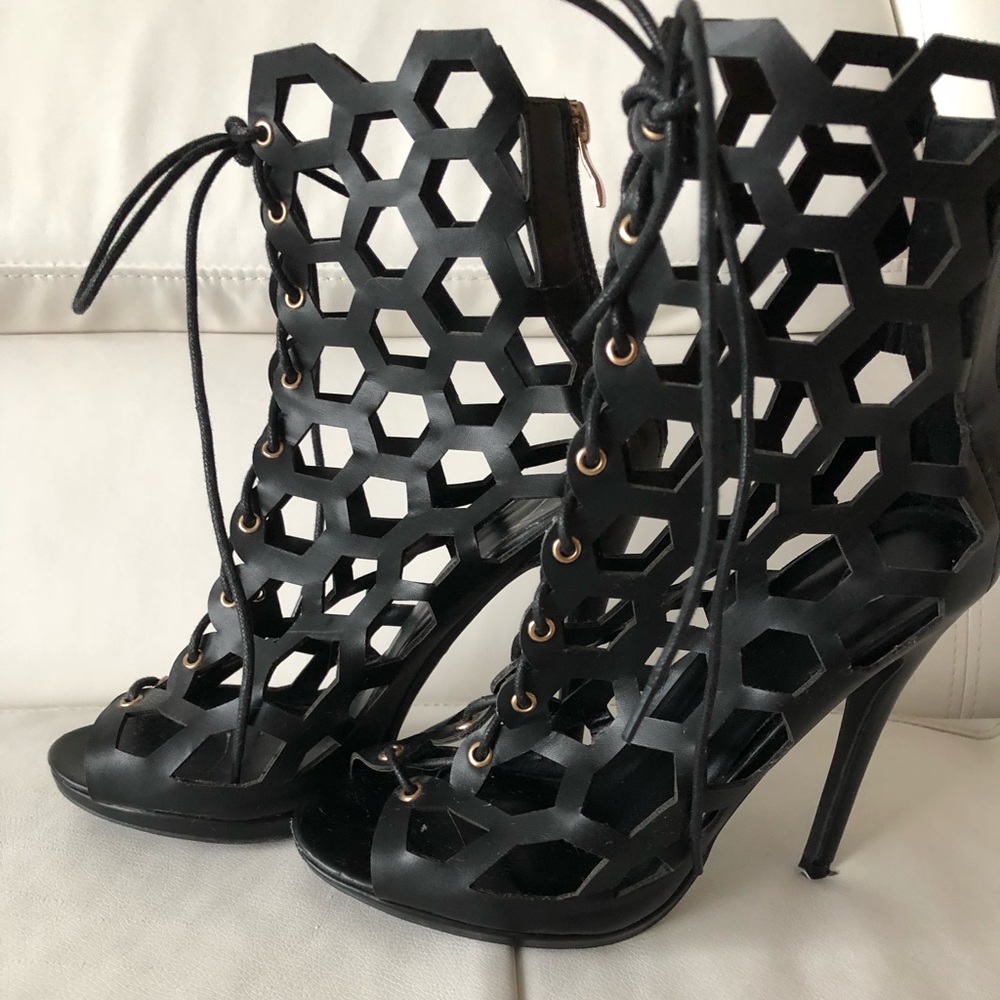 Black heels from Windsor